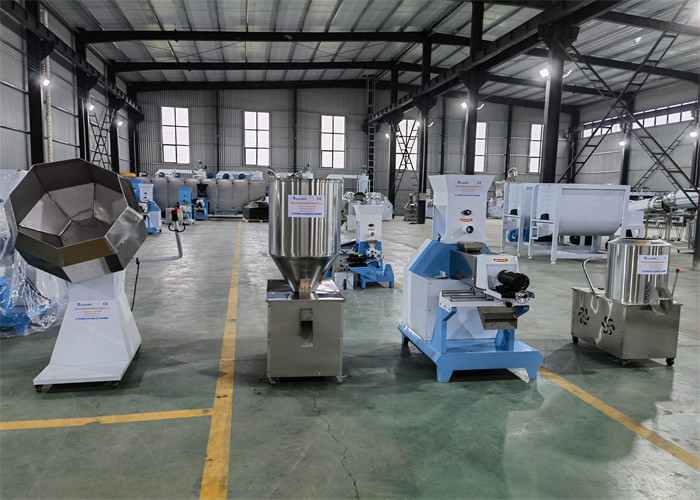 linea di produzione della pallina dell'alimentazione animale 5.5kw linea di produzione di galleggiamento dell'alimentazione del pollame del pesce