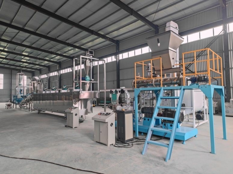 linea di produzione della pallina dell'alimentazione animale 5.5kw linea di produzione di galleggiamento dell'alimentazione del pollame del pesce