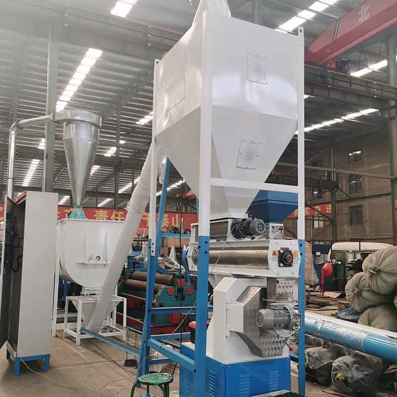 1-2 tonnellate all'ora Capacità di produzione di pellet per galline ovaiole, polli da carne, polli da carne per animali con certificazione CE