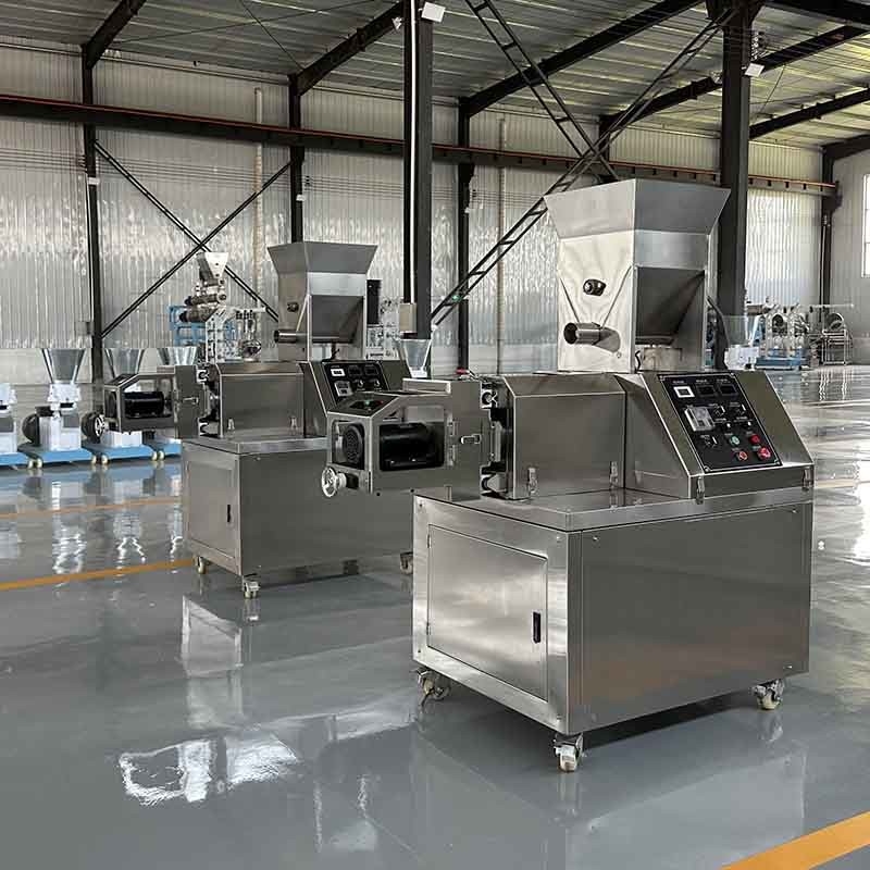 Apparecchiature per la produzione di mangimi per pesci Linea di produzione galleggiante di mangimi per pesci per aziende agricole