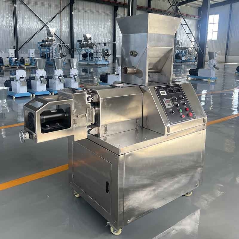 Apparecchiature per la produzione di mangimi per pesci Linea di produzione galleggiante di mangimi per pesci per aziende agricole