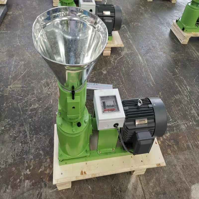 Pellettini per mangimi prodotti da una macchina per la produzione di pellet per mangimi su piccola scala