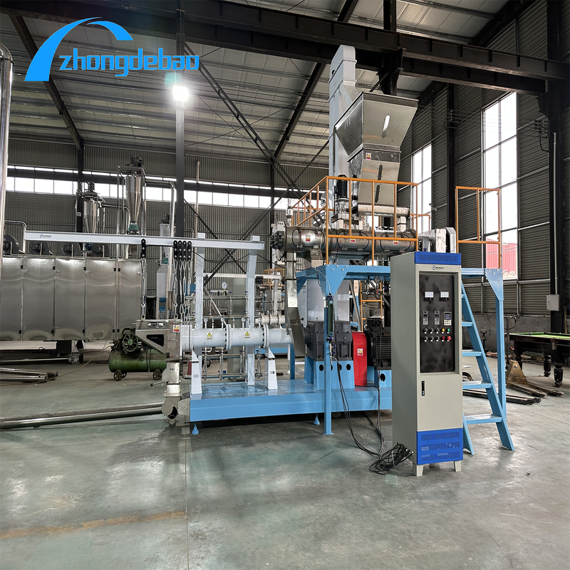 Linea di produzione di mangime per pesci galleggiante con estrusore utilizzando materie prime di mais che producono bricchette a forma di cuscino o di pane per l'acquacoltura