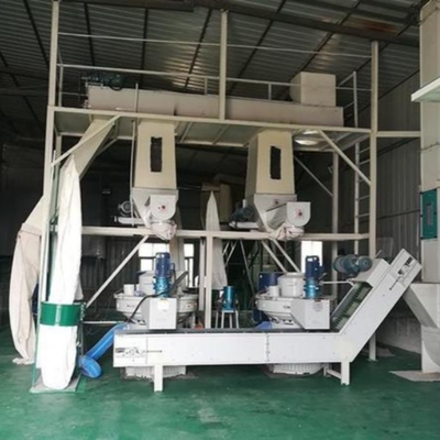 118KW 2000kg/h Linea di produzione di pellet di biomassa Produzione di legno